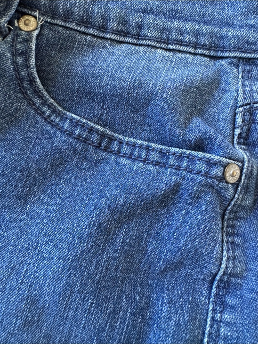 Women’s Gloria Vanderbilt Amanda denim shorts in size 12. - Picture 4 of 4